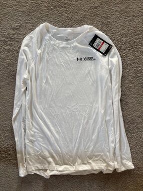 NWT！Under Armour Long Sleeve Performance Shirt - White